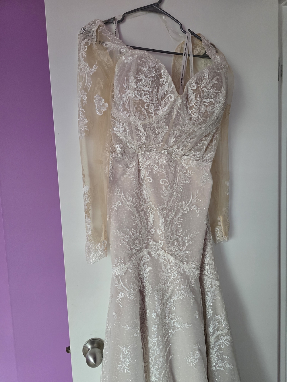 Elegant Lace Detachable Long-Sleeve Wedding Dress